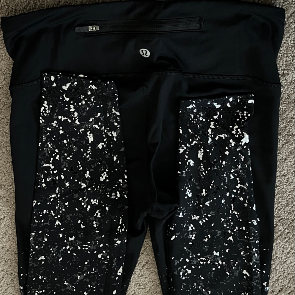Lululemon leggings size 6.